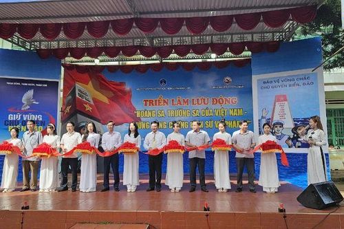 Triển lãm lưu động về Hoàng Sa và Trường Sa tại huyện Krông Búk
