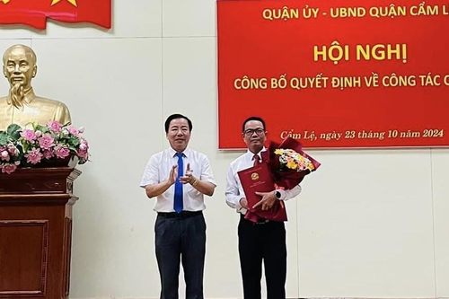 Công bố tân Chủ tịch UBND phường Khuê Trung và Phó Chủ tịch UBND phường Hòa Xuân