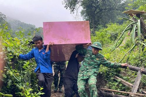 Sau tiếng nổ lớn, quả đồi ở Nghệ An bị nứt dài hơn 100m