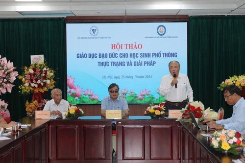 'Phải lấy đức làm gốc trong xây dựng chương trình giáo dục phổ thông hiện nay'