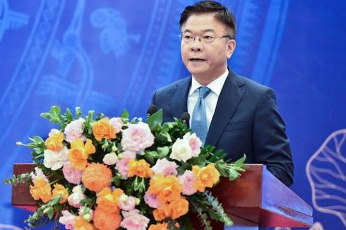 Chung tay, huy động các nguồn lực xã hội hóa để hoàn thành kiên cố hóa trường lớp, nhà công vụ cho giáo viên