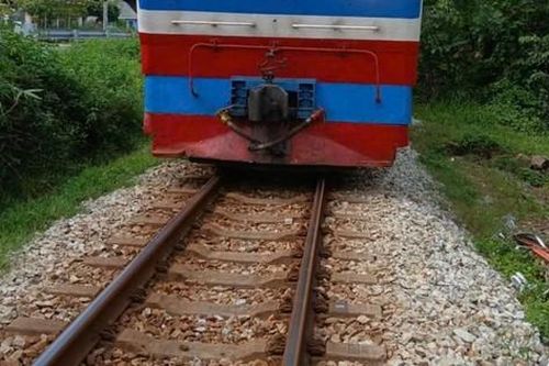 Bị tàu hỏa tông tử vong khi băng ngang đường sắt