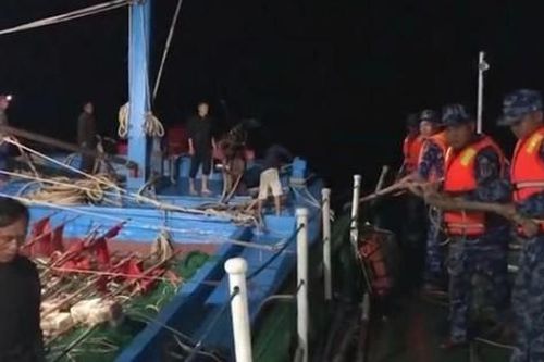 Tàu cá gặp nạn trên biển, 1 thuyền viên tử vong
