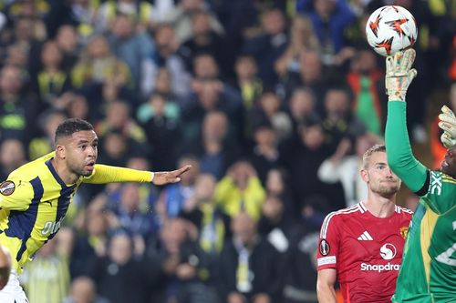 MU hòa Fenerbahce: Mourinho đẩy Quỷ đỏ vào thảm họa