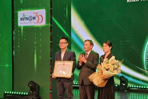 Bộ TT&TT tặng bằng khen cho NetNam vì những đóng góp cho ngành TT&TT