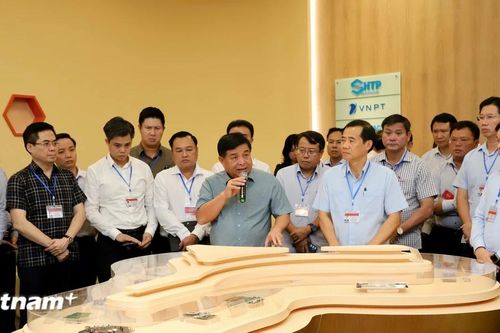 Cán bộ quy hoạch Ủy viên Trung ương khảo sát Trung tâm Đổi mới Sáng tạo Quốc gia