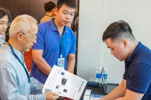 Hướng đi mới cho các ngành sản xuất ô tô, hàng không vũ trụ, y tế và điện tử tại Việt Nam