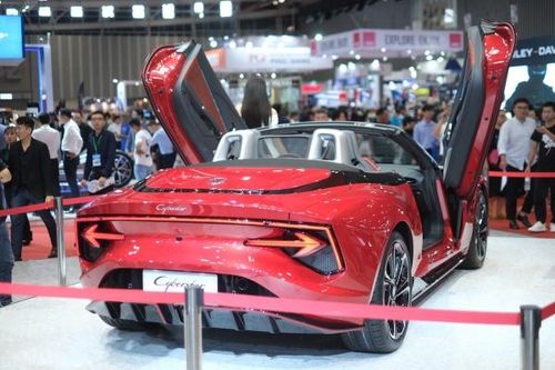 Vắng hãng xe sang, Triển lãm Vietnam Motor Show 2024 có thiếu xe cho 'người có điều kiện'?