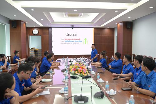 Đoàn Khối doanh nghiệp tỉnh Khánh Hòa: Tập huấn kỹ năng, phương pháp sử dụng AI trong hoạt động sản xuất kinh doanh