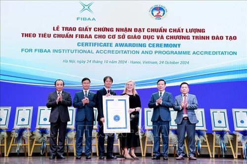 Trường đại học công lập đầu tiên của Việt Nam được trao chứng nhận đạt chuẩn chất lượng của FIBAA