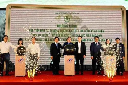 Khai mạc triển lãm chuyển đổi sản xuất xanh