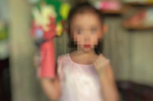 Vụ bé gái tử vong nghi bị bạo hành, đổ nước nóng vào chân: Bắt giam người mẹ