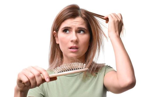 Những thực phẩm khiến tóc gãy rụng