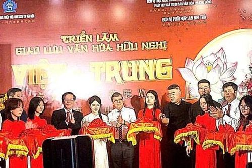 Tổ chức triển lãm giao lưu văn hóa hữu nghị Việt - Trung