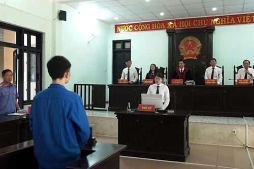 Giám đốc 'bán vịt trời'