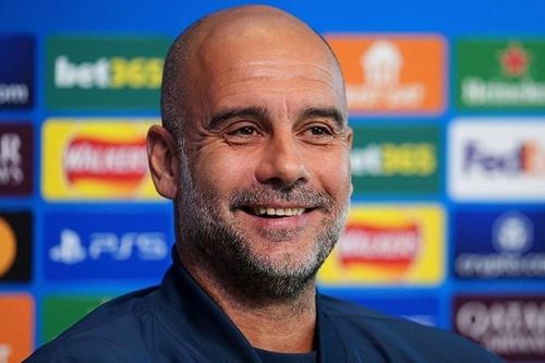 Guardiola: 'Man City sẽ không sụp đổ như MU'