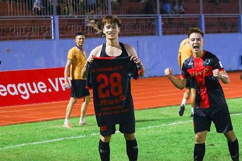 Hoàng Đức, Văn Lâm cùng tỏa sáng, Ninh Bình thắng trận mở màn