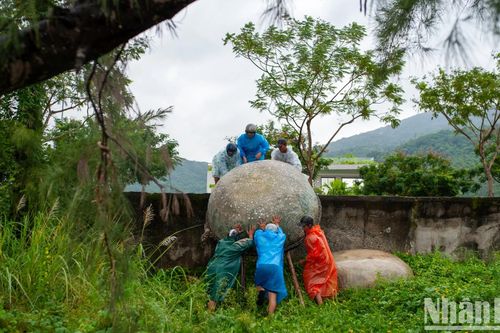 Người dân Đà Nẵng hối hả ứng phó bão số 6