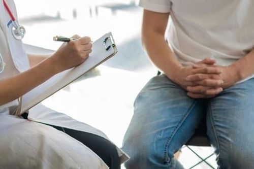 Bi hài bác sĩ nam khoa kể chuyện… 'KPI phòng the'