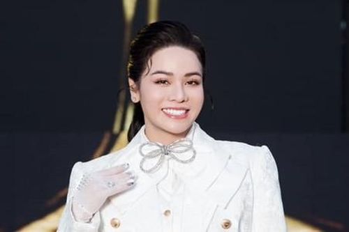 Nhật Kim Anh giàu 'khủng', tình duyên lận đận