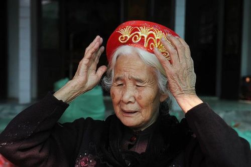 Làng khăn xếp 'độc nhất' miền Bắc tìm cách giữ nghề