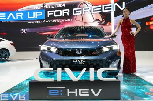 Honda Civic Hybrid lần đầu ra mắt khách Việt, giá bán 999 triệu đồng