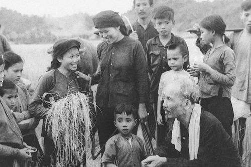 'Đạo đức cách mạng' - 'tấm khiên' ngăn chặn suy thoái - Bài 1: 'Vũ khí sắc bén' để cán bộ, đảng viên vượt mọi thử thách