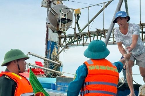 Hình ảnh đảo tiền tiêu ở Quảng Ngãi ứng phó bão số 6