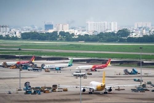 Dừng hoạt động 4 sân bay để tránh bão Trà Mi