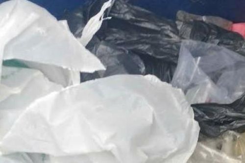 Phát hiện thi thể trẻ sơ sinh trong thùng rác bên đường