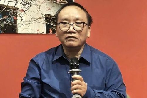 Nhà thơ Trần Đăng Khoa khuyên một nhà văn 'bỏ viết'