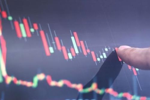 Giá dầu tiếp tục biến động thất thường trong tuần qua