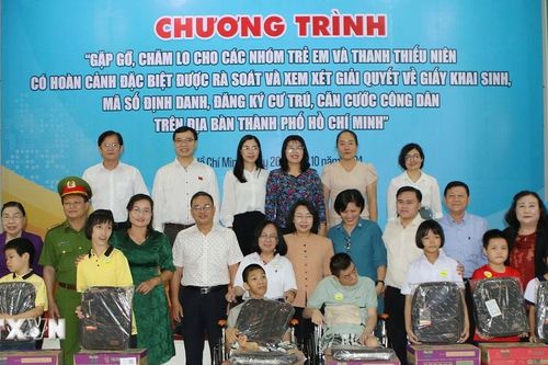 TP Hồ Chí Minh: Cấp giấy khai sinh, căn cước cho 376 trẻ có hoàn cảnh đặc biệt