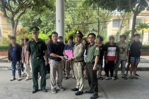 Phát hiện 3 đối tượng truy nã khi tiếp nhận người từ phía Campuchia