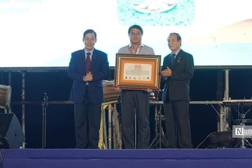 Món Lẩu thả Phan Thiết xác lập Kỷ lục Châu Á