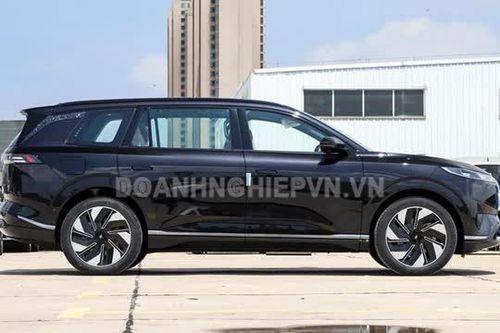 SUV dài hơn 5 mét, siêu tiết kiệm xăng, giá gần 660 triệu đồng