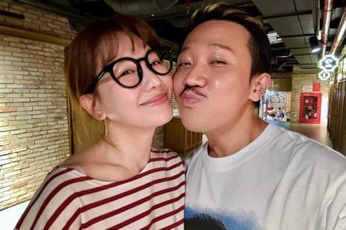 Hari Won báo 'tin vui', em gái Trấn Thành nói đúng 4 từ