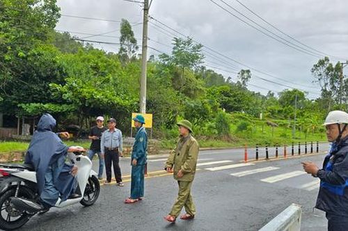Ứng phó bão Trami, Đà Nẵng lập chốt chặn, cấm lên bán đảo Sơn Trà từ 5 giờ chiều nay