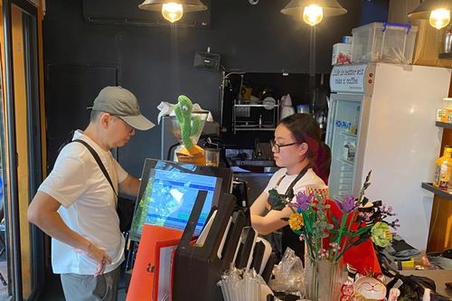 Sinh viên làm thêm: Cân bằng giữa học và làm