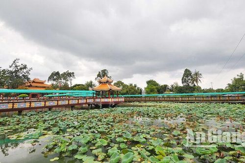 Trầm mặc chùa Bàu Mướp