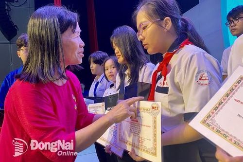 Nghị lực vươn lên của học sinh khuyết tật