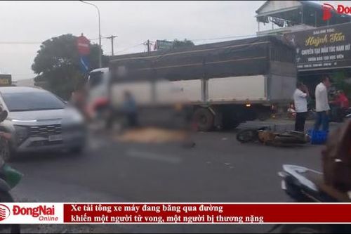 Xe tải tông xe máy đang băng qua đường khiến một người tử vong, một người bị thương nặng