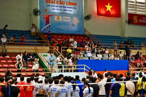Hơn 450 vận động viên tranh tài giải cầu lông các câu lạc bộ tỉnh