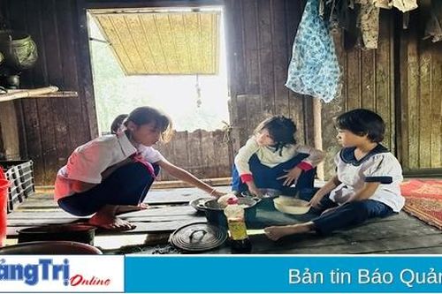 Ba em nhỏ Vân Kiều cần được tiếp sức