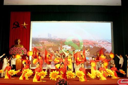 Xây dựng Thành phố văn minh, hiện đại, đậm đà bản sắc văn hóa các dân tộc