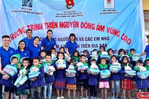 Chương trình thiện nguyện 'Đông ấm vùng cao'