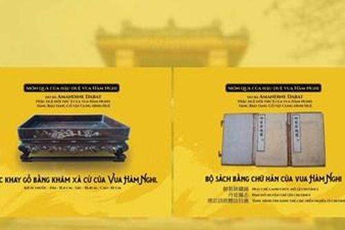 Tiếp nhận kỷ vật của vua Hàm Nghi