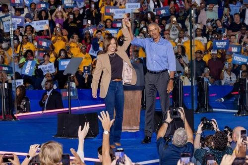 Quốc tế nổi bật: Bà Kamala Harris tập trung đến người da màu