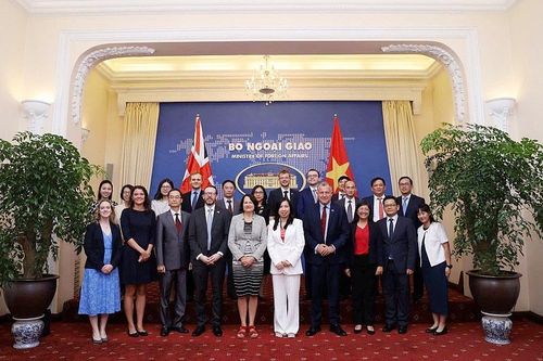 Thứ trưởng Bộ Ngoại giao và Phát triển Anh đồng chủ trì Đối thoại chiến lược Anh – Việt Nam và tham dự Hội thảo khoa học quốc tế về Biển Đông
