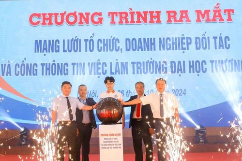 Trường Đại học Thương mại mở cổng thông tin việc làm hỗ trợ sinh viên
